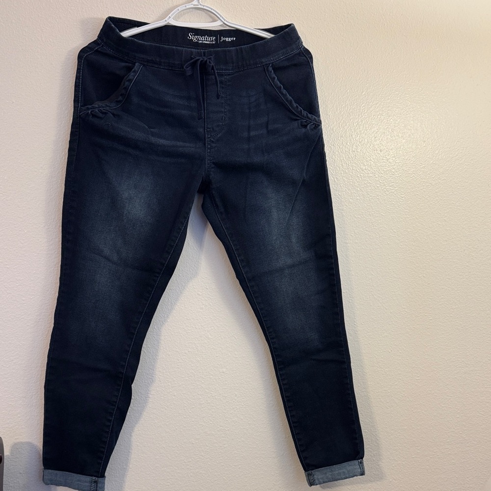 Signature Women's Dark Blue Ankle Jeans